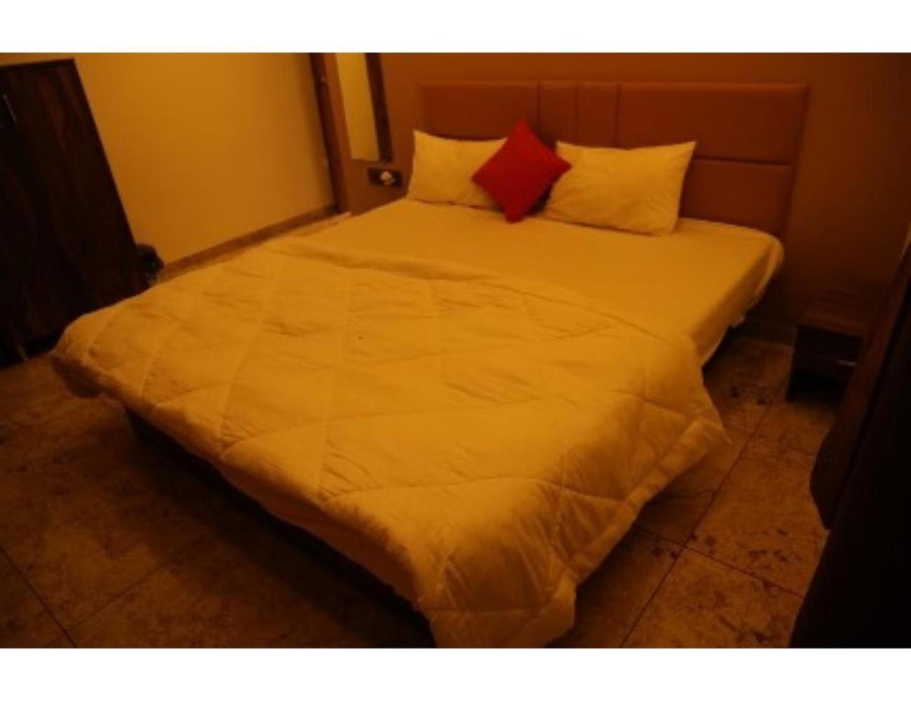 Hotel The Pill, Bhavnagar Extérieur photo