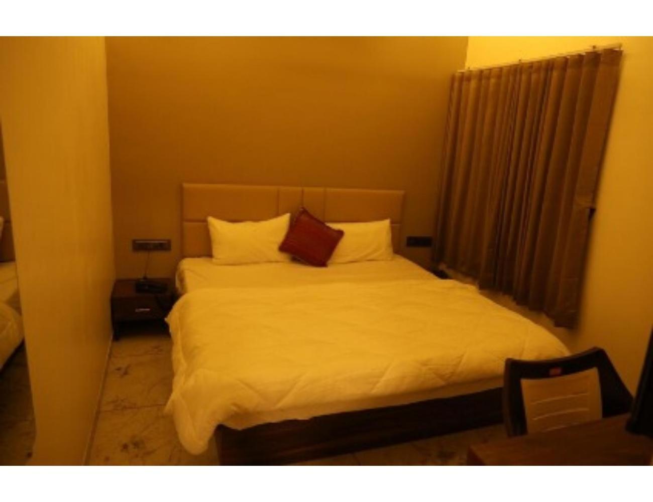 Hotel The Pill, Bhavnagar Extérieur photo