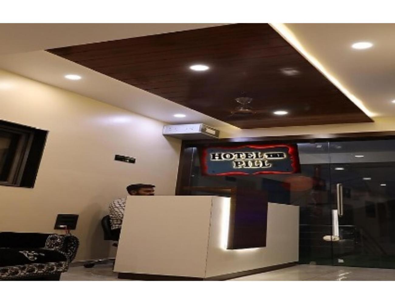 Hotel The Pill, Bhavnagar Extérieur photo