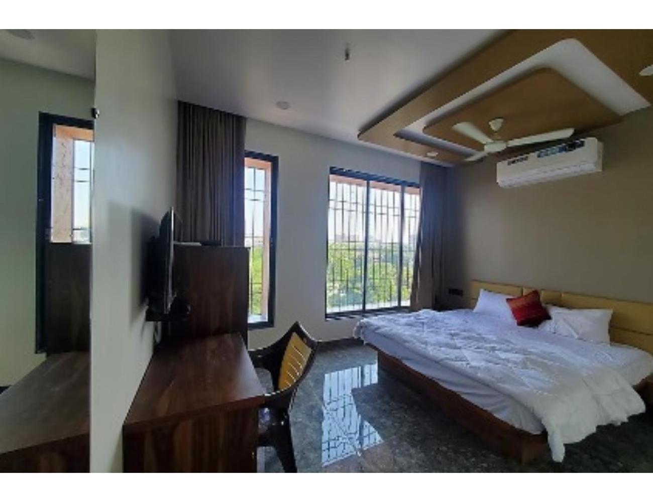 Hotel The Pill, Bhavnagar Extérieur photo